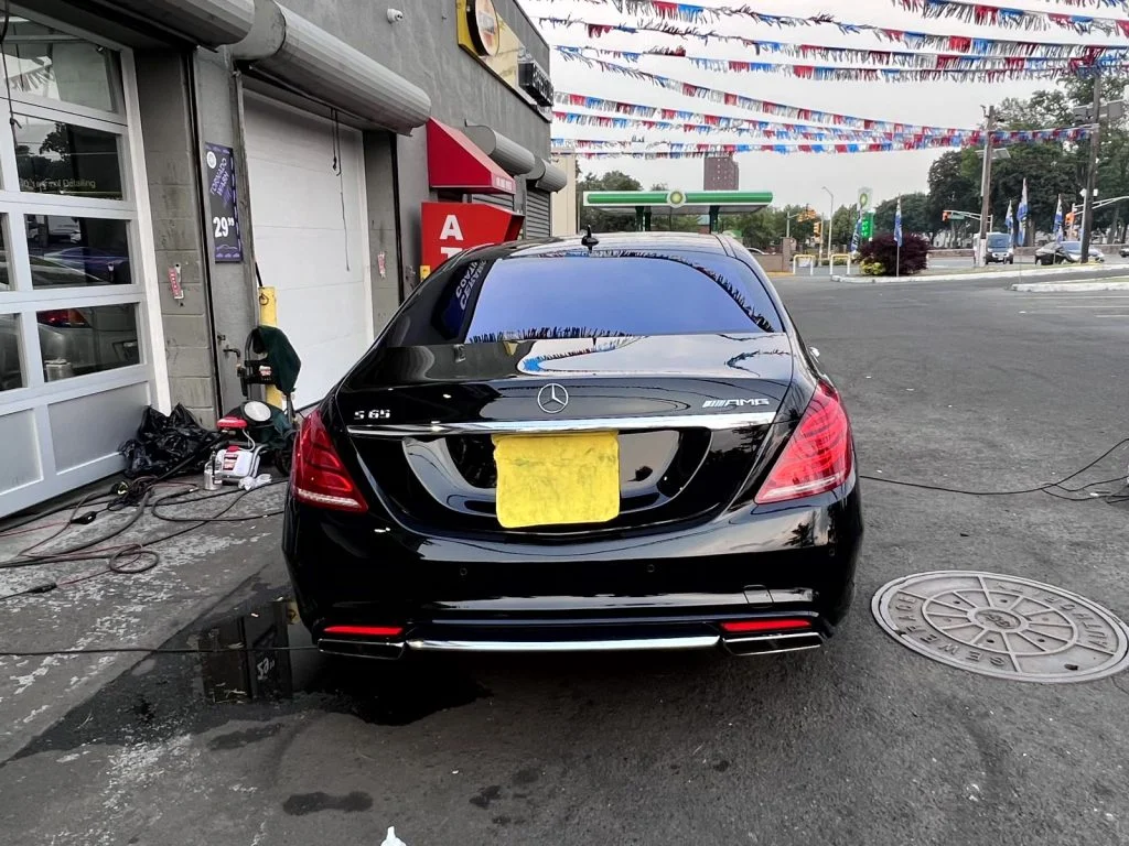 exterior mercedes detailing (trunk)