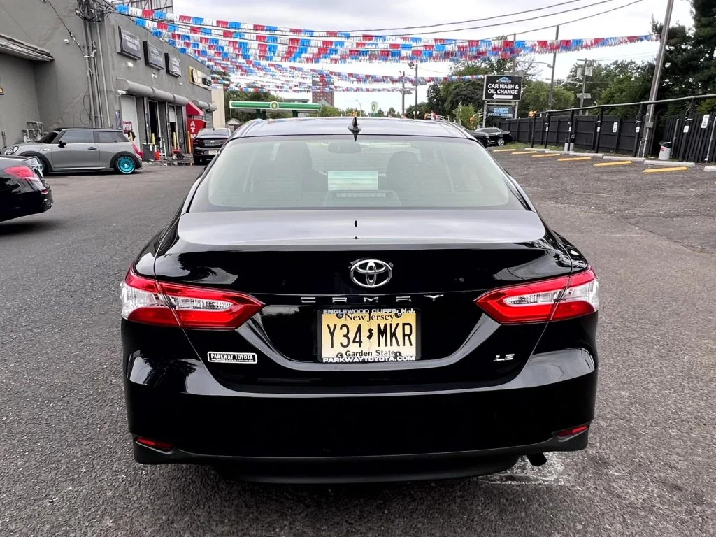 Exterior Toyota Camry Detailing (Trunk)